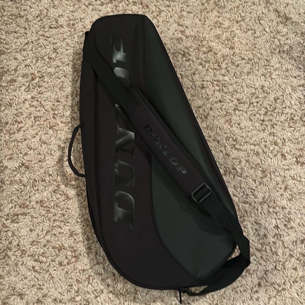 Like new Dunlop tennis bag